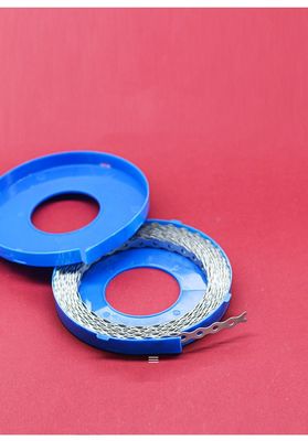 Теплоустойчивая крепление с белой стальной лентой и прочной пластиковой порошковой поверхностью 12 мм 17 мм шириной фиксирующей ленты