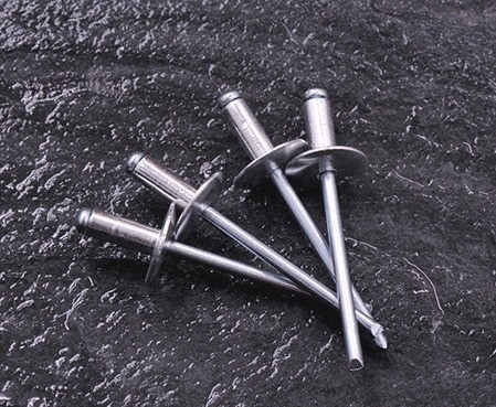 Цинковая отделка ANSI/ASME Standard Strong Fastening Force Steel Blind Pop Rivet for Metal m2.5 m3 m3.5 m4.2 m4.8 m5.5 m6.3